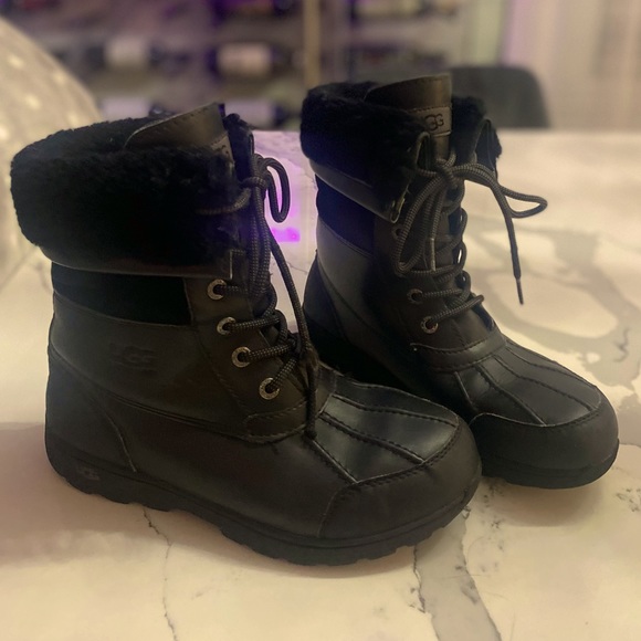 Black UGG lace up boots good condition size 5 US - Picture 3 of 3